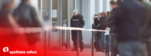 Türsteher vor Arztpraxen – Neue Aufgabe für Apotheken Türsteher vor Arztpraxen – Neue Aufgabe für Apotheken